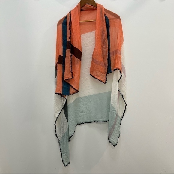 SOFT color block scarf with tiny navy fringe - Picture 3 of 3